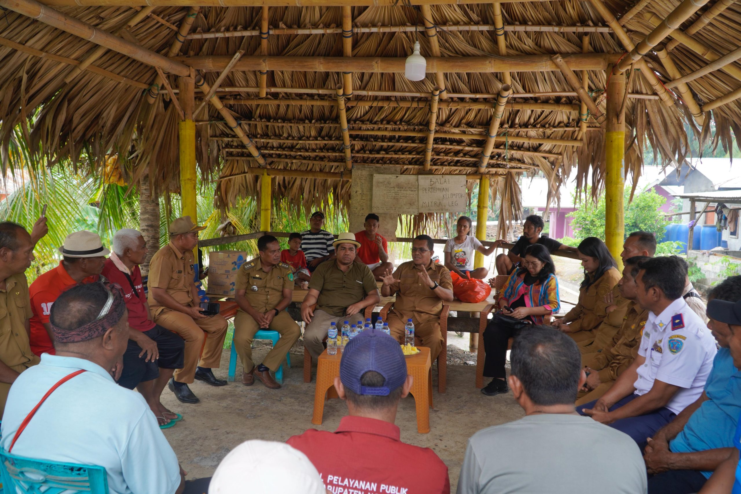 Gubernur NTT Dialog Bersama Pelaku UMKM Moke di Aimere